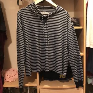 Hooded loose pullover